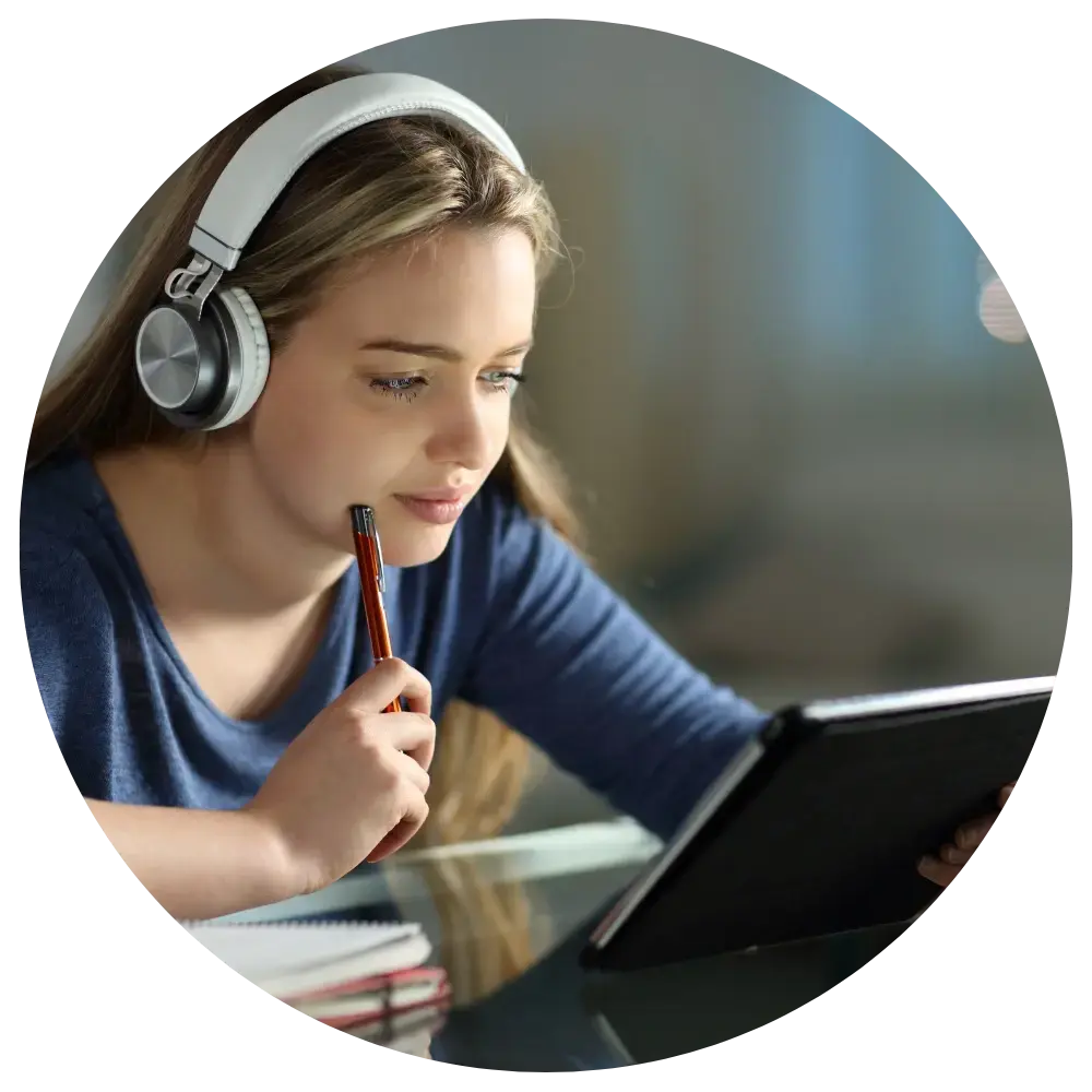 Student revising with ivvi Notes
